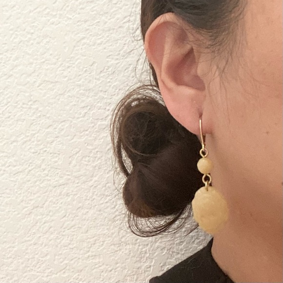 Vintage Carved Stone Mustard Cameo Drop Dangling Earrings - Picture 2 of 10